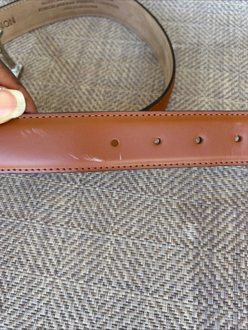 BECKETT SIMONON Classic Tan Leather Men's Belt with silver buckle. Size 34.